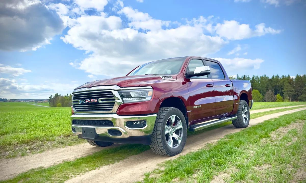 RAM 1500 Laramie 5.7 HEMI eTorque 2023