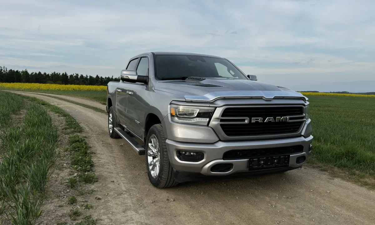 RAM 1500 Laramie 5.7 HEMI eTorque 2024